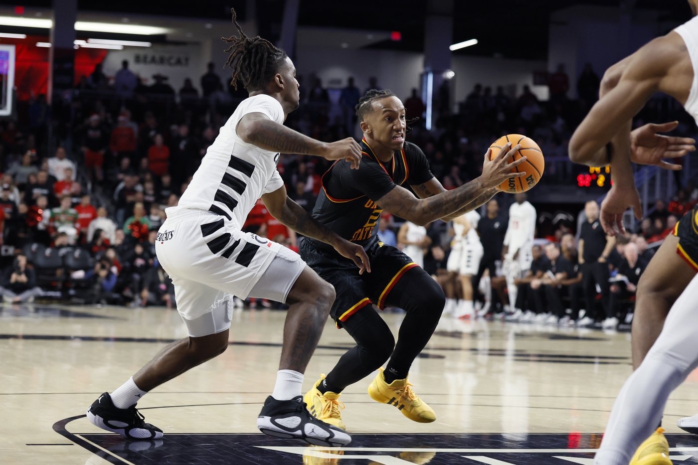 No. 19 Cincinnati dominates Grambling State 84-49 to close out its non-conference schedule | iNFOnews.ca