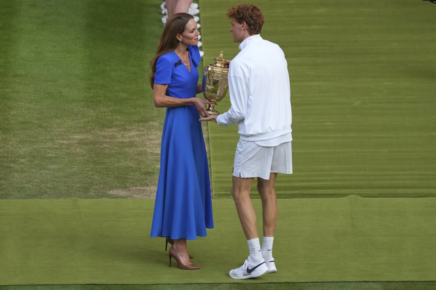 Princess of Wales hands out trophy to Jannik Sinner after Wimbledon final against Carlos Alcaraz | iNFOnews.ca Princess of Wales hands out trophy to Jannik Sinner after Wimbledon final against Carlos Alcaraz | iNFOnews.ca