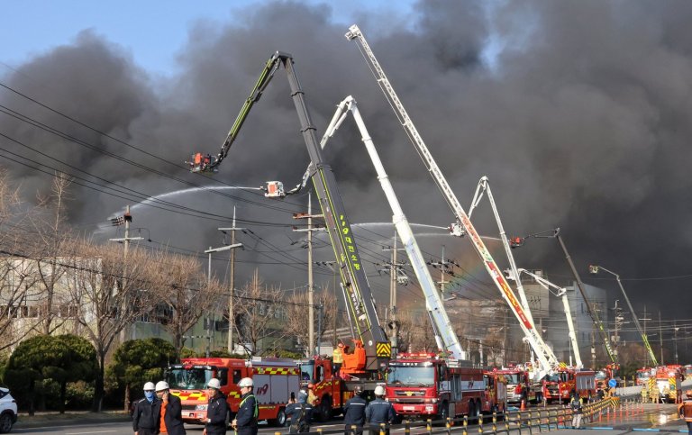 Fire at South Korean auto parts factory injures at least 55 | iNFOnews.ca
