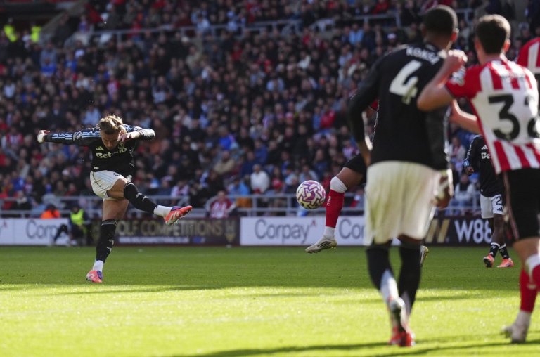 Villa finally scores first Premier League goal but held 1-1 by 10-man Sunderland | iNFOnews.ca