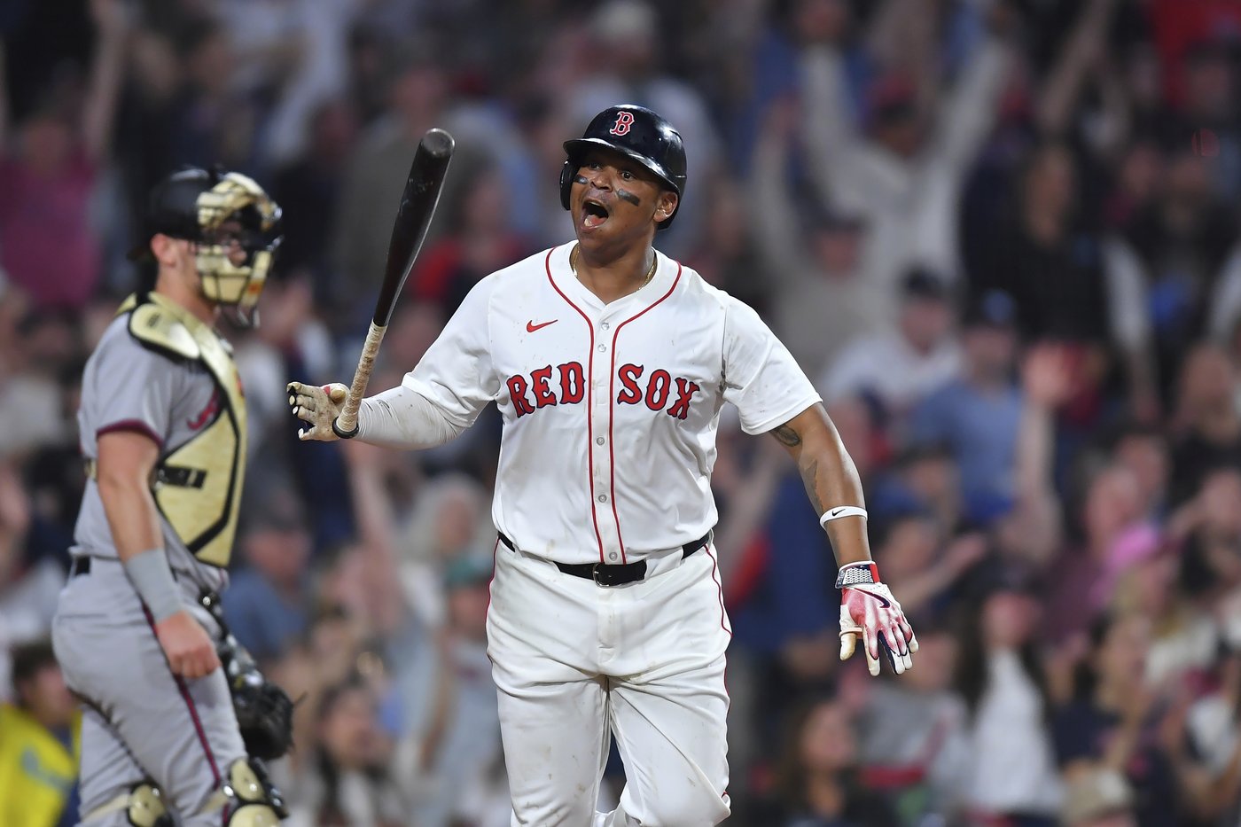 Devers homers in 9th to give Red Sox 7-6 win over Braves | iNFOnews.ca