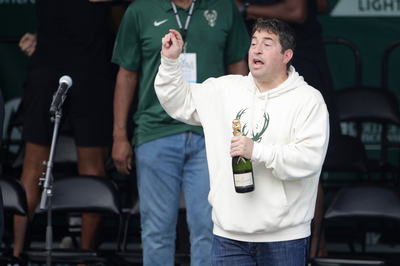 Peter Feigin stepping down as president of Milwaukee Bucks after 12 seasons | iNFOnews.ca