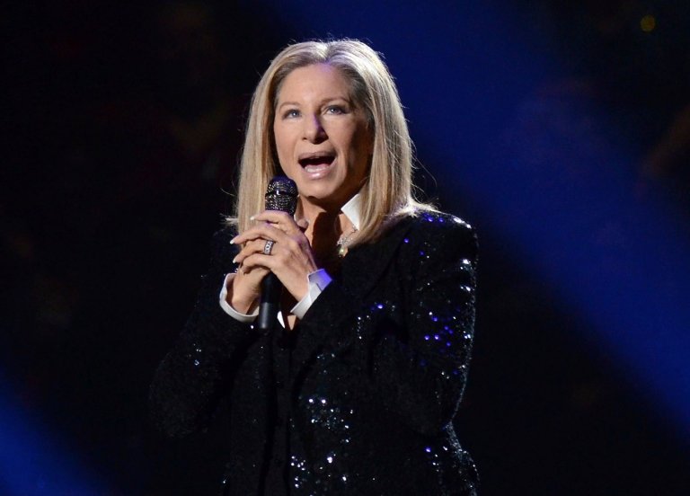 Barbra Streisand won't attend Cannes Palme d'Or ceremony after a knee injury | iNFOnews.ca