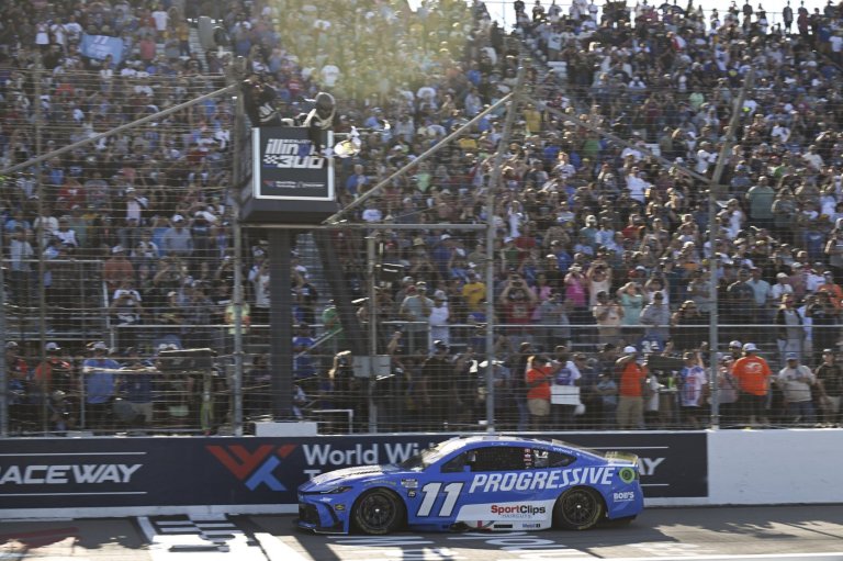 Toyotas turning heads with speed in NASCAR playoffs. 'They're ridiculously fast,' Joey Logano says | iNFOnews.ca