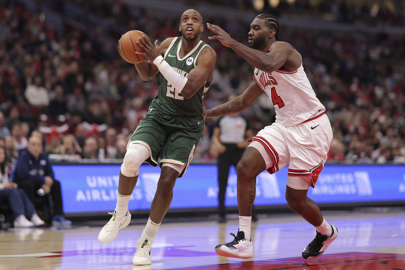 Middleton and Lopez lead the way as Bucks pound Bulls 112-91 without Giannis, Lillard | iNFOnews.ca Middleton and Lopez lead the way as Bucks pound Bulls 112-91 without Giannis, Lillard | iNFOnews.ca