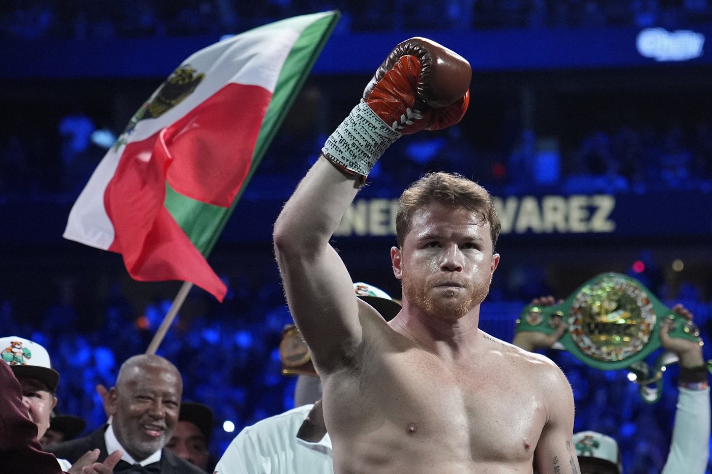 Canelo Alvarez changes course, drops Jake Paul fight to sign big deal with Riyadh Season | iNFOnews.ca