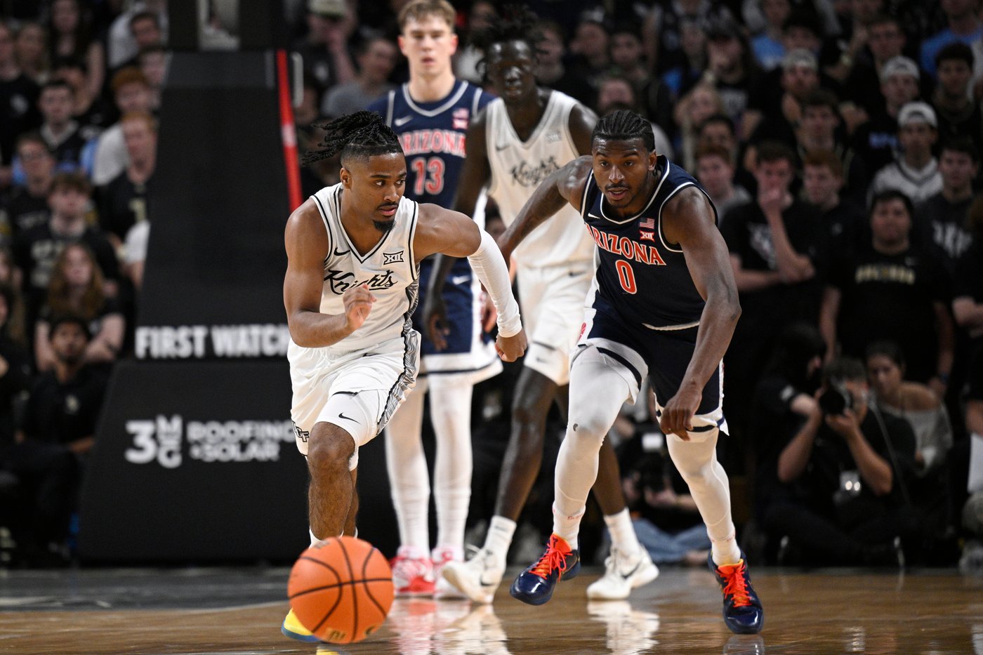 No. 1 Arizona's defense and 23 points from Jaden Bradley help beat UCF 84-77 | iNFOnews.ca