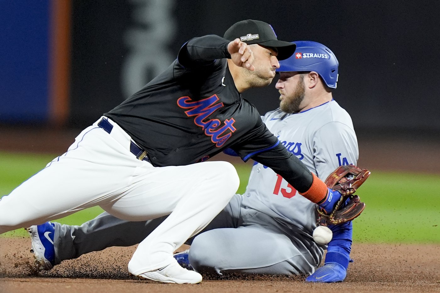 Shohei Ohtani homers as the Dodgers rout the Mets 8-0 for a 2-1 lead in the NLCS | iNFOnews.ca