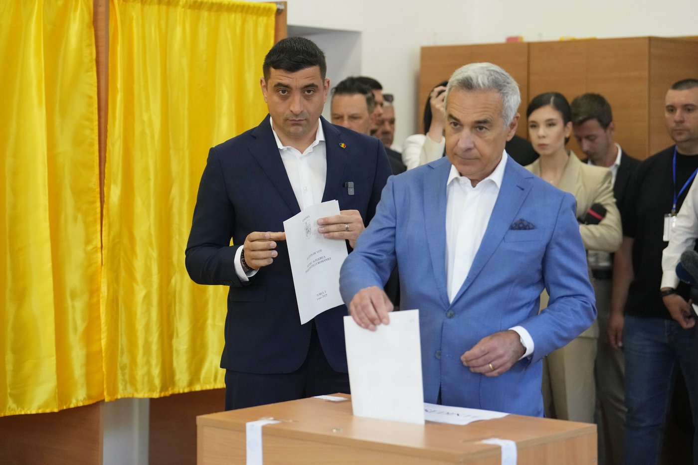 PHOTO COLLECTION: Romania Election | iNFOnews.ca