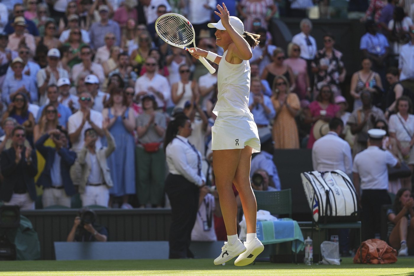 Amanda Anisimova upsets No. 1 Aryna Sabalenka at Wimbledon and faces Iga Swiatek in the final | iNFOnews.ca Amanda Anisimova upsets No. 1 Aryna Sabalenka at Wimbledon and faces Iga Swiatek in the final | iNFOnews.ca