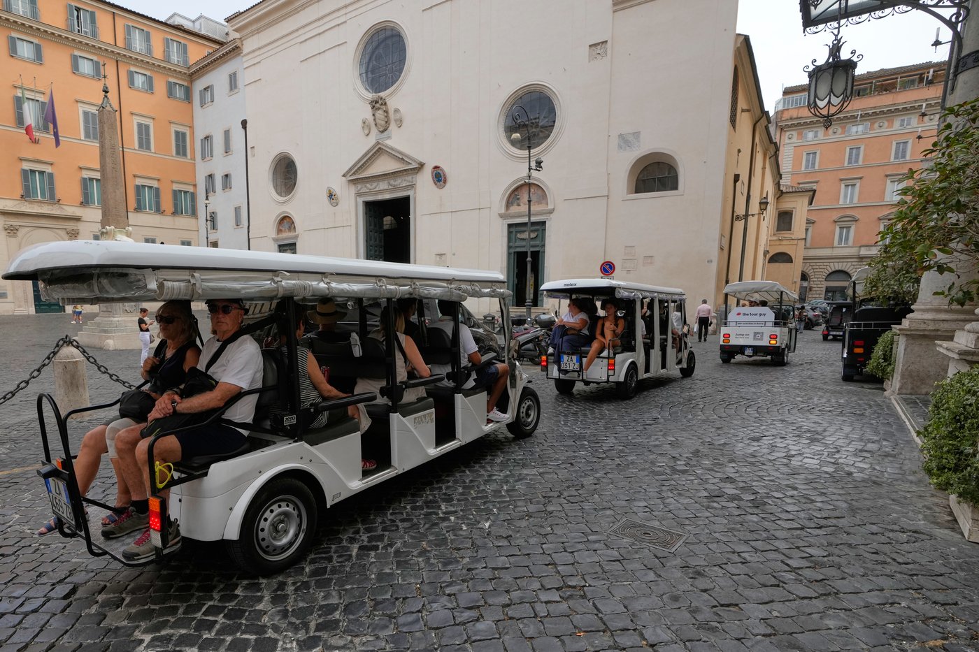 Rome mounts a crackdown on golf carts that are increasingly popular with tourists | iNwheels