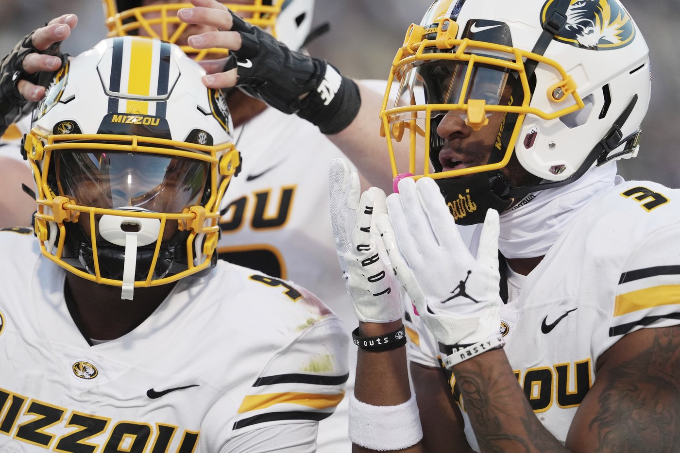 Carroll runs for 3 TDs, Missouri beats Mississippi State 39-20 | iNFOnews.ca Carroll runs for 3 TDs, Missouri beats Mississippi State 39-20 | iNFOnews.ca