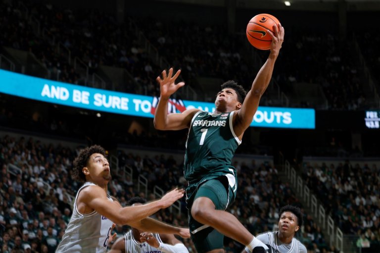 No. 12 Michigan State rallies in the 2nd half to beat Northwestern 76-66 | iNFOnews.ca