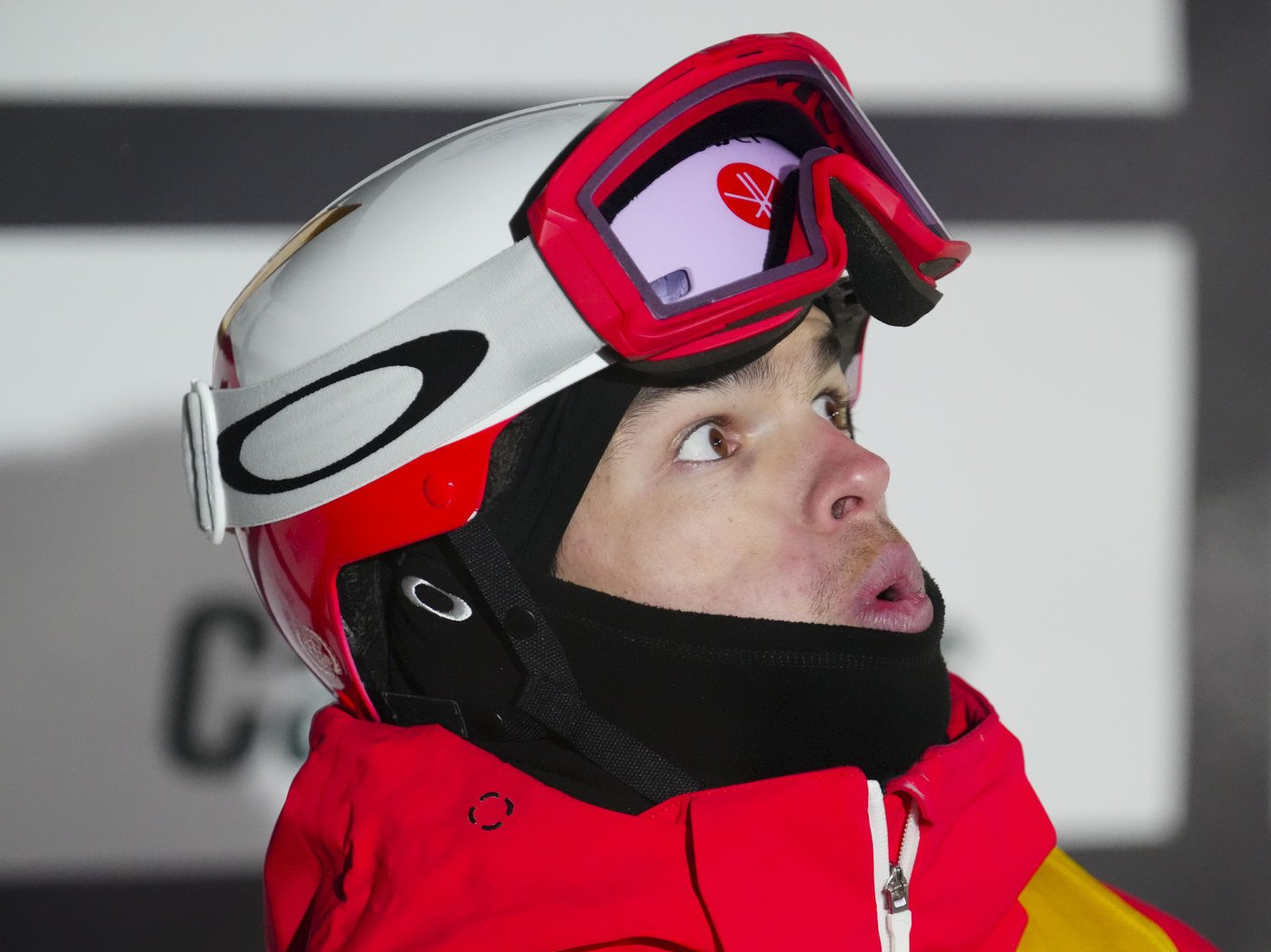 Canadian Kingsbury's World Cup moguls win streak ends with silver medal in Georgia | iNFOnews.ca