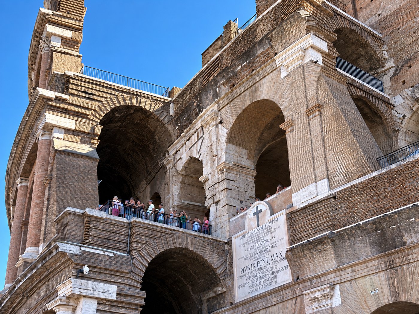 Rome's Colosseum closes for two days after a worker plunges to his death | iNFOnews.ca Rome's Colosseum closes for two days after a worker plunges to his death | iNFOnews.ca