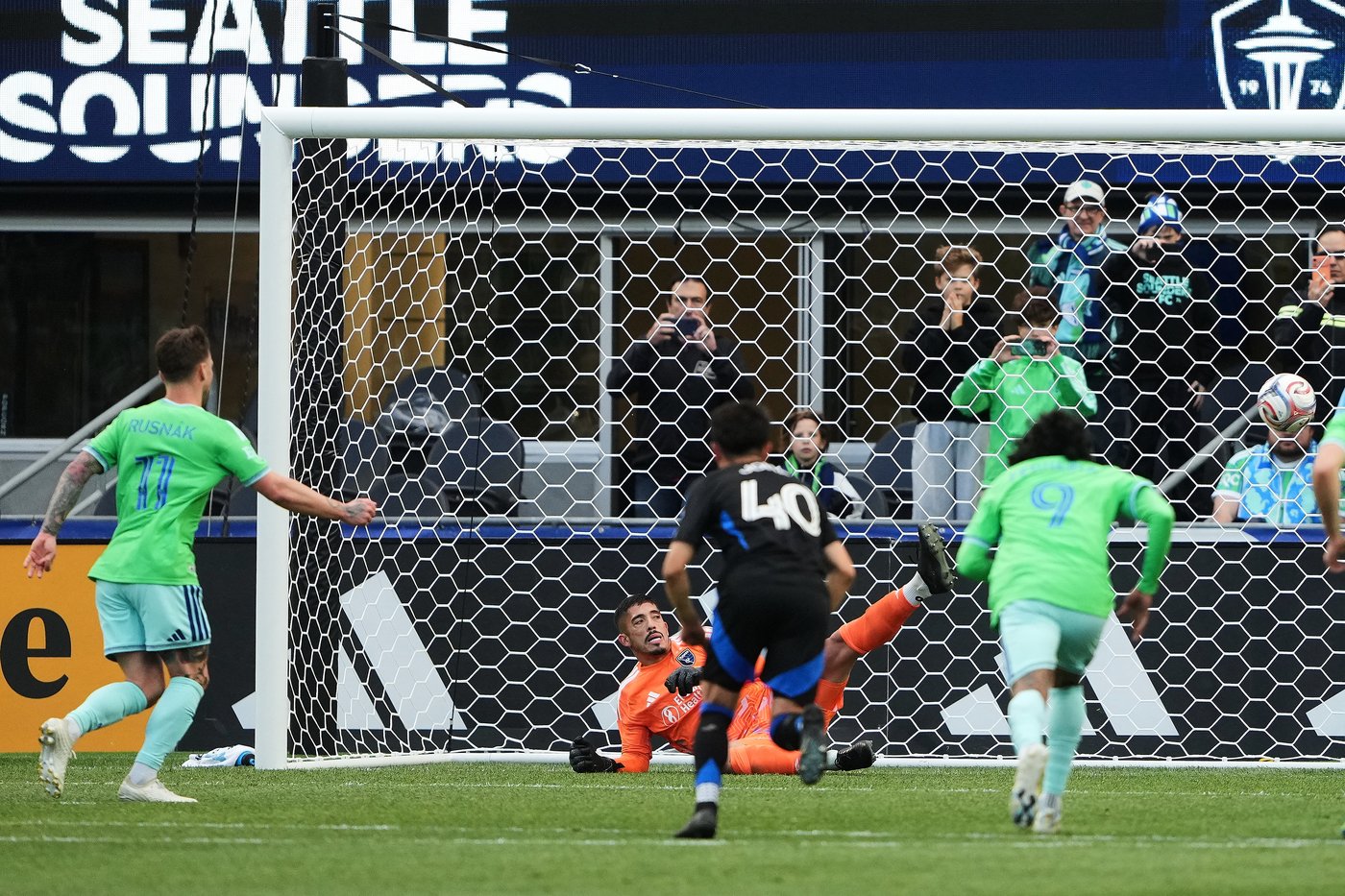 Osaze De Rosario's goal in 89th minute helps Sounders beat Earthquakes 3-2 | iNFOnews.ca Osaze De Rosario's goal in 89th minute helps Sounders beat Earthquakes 3-2 | iNFOnews.ca