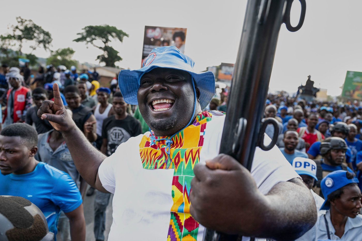Former President Mutharika wins Malawi election to oust longtime rival Chakwera | iNFOnews.ca