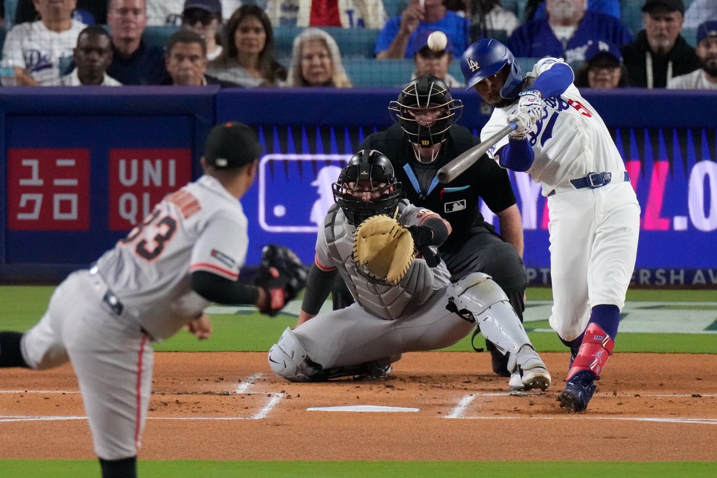 Mookie Betts homers twice and Dodgers go back-to-back twice in 8th inning of 8-2 win over Giants | iNFOnews.ca