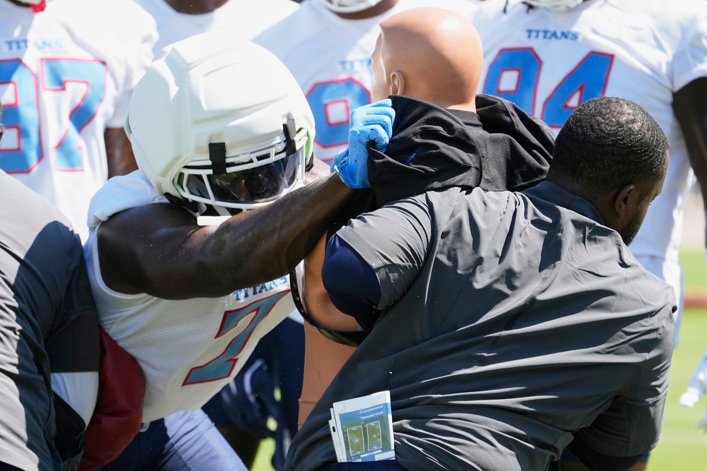 Titans' new-look defensive front eager to 'get pads on' in Robert Saleh's fast defense | iNFOnews.ca Titans' new-look defensive front eager to 'get pads on' in Robert Saleh's fast defense | iNFOnews.ca