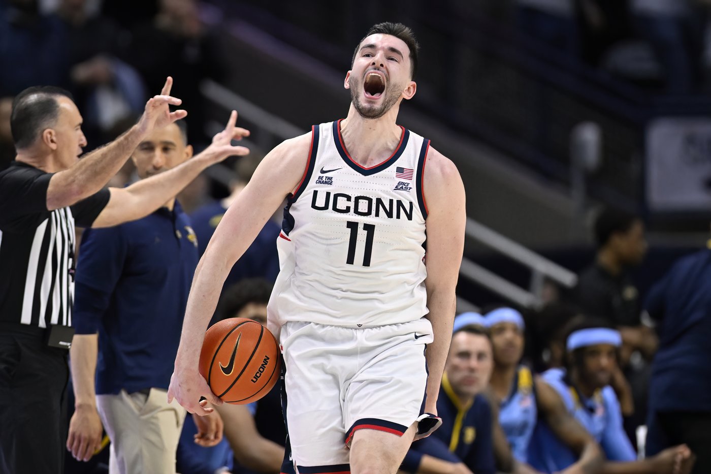 After a challenging season, UConn is hoping to make a run at a third straight national title | iNFOnews.ca After a challenging season, UConn is hoping to make a run at a third straight national title | iNFOnews.ca