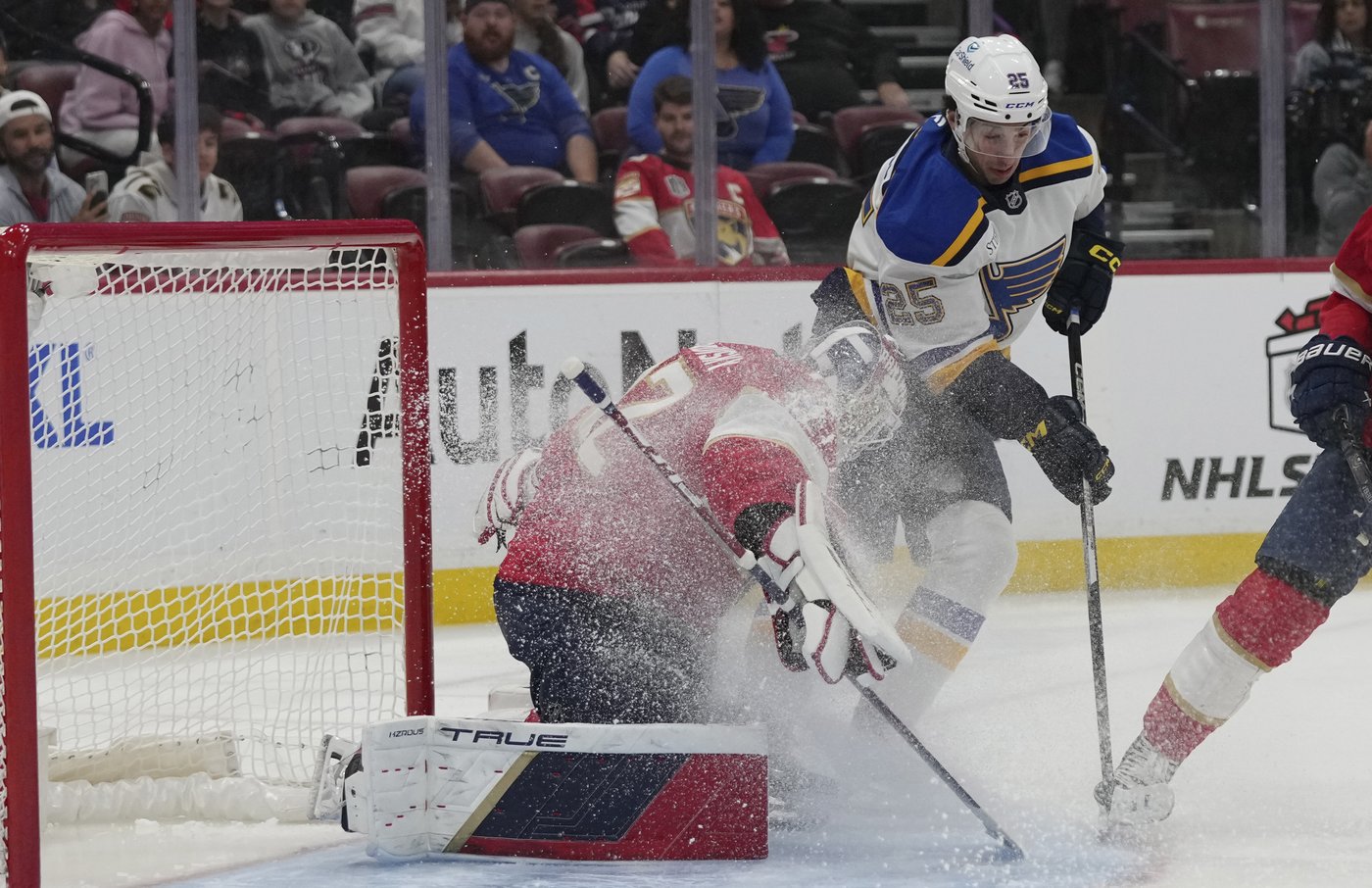 Barkov scores power-play goal late in OT, Panthers beat Blues 2-1 | iNFOnews.ca