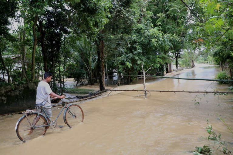 At least 50 people killed and 700,000 displaced by India floods after monsoon rains | iNFOnews.ca