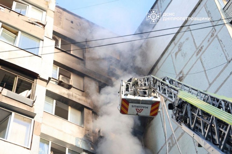 Russia launches large-scale attack on Ukraine, killing 3 and injuring dozens | iNFOnews.ca