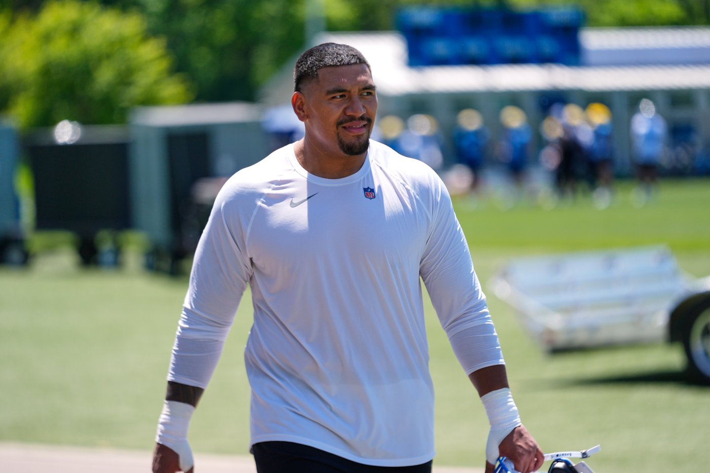 Penei Sewell's move to the blind side will be easy for the versatile Lions star, Dan Campbell says | iNFOnews.ca