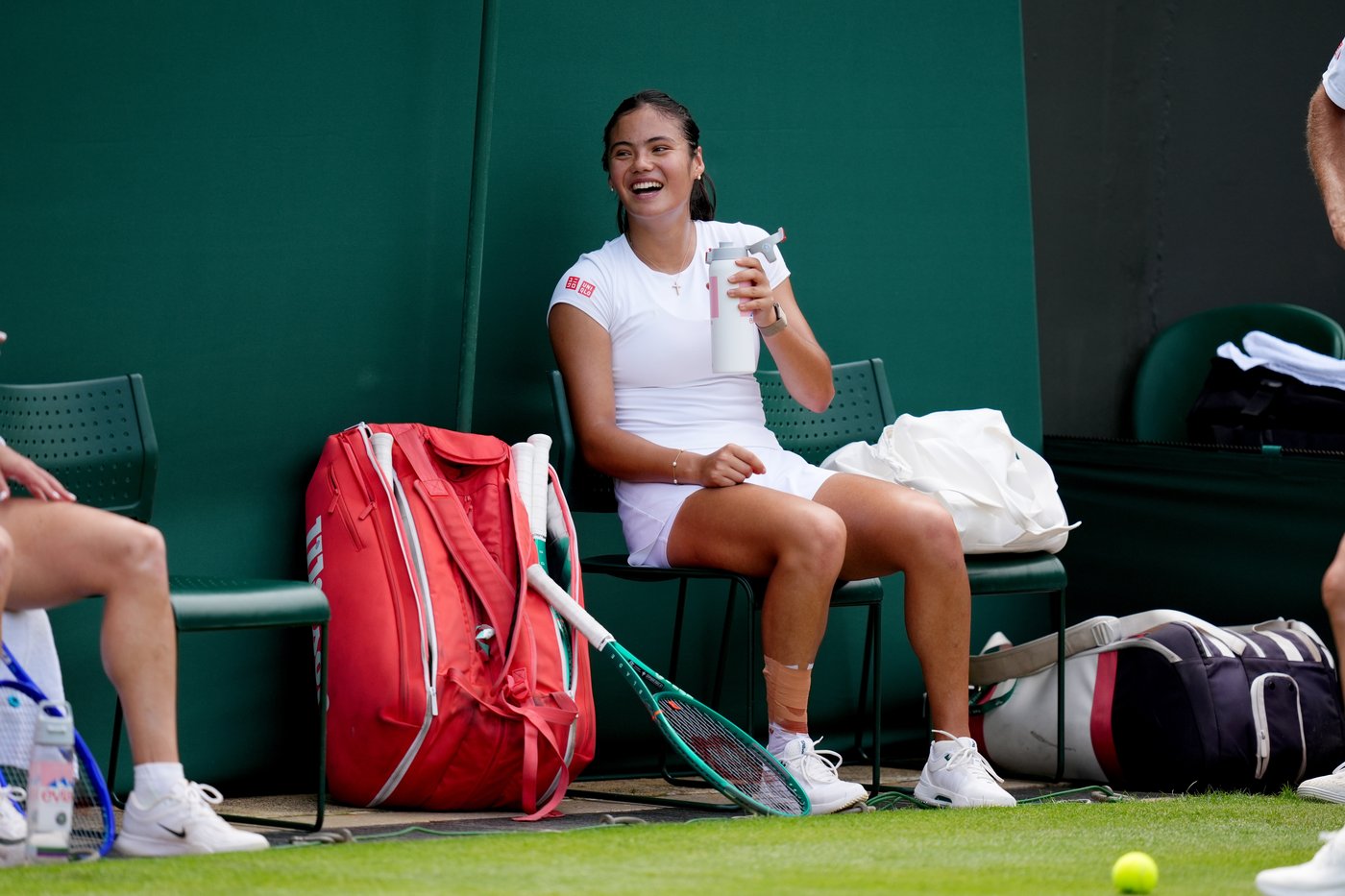 Emma Raducanu withdraws from Wimbledon on eve of opening match because of stress fracture | iNFOnews.ca Emma Raducanu withdraws from Wimbledon on eve of opening match because of stress fracture | iNFOnews.ca
