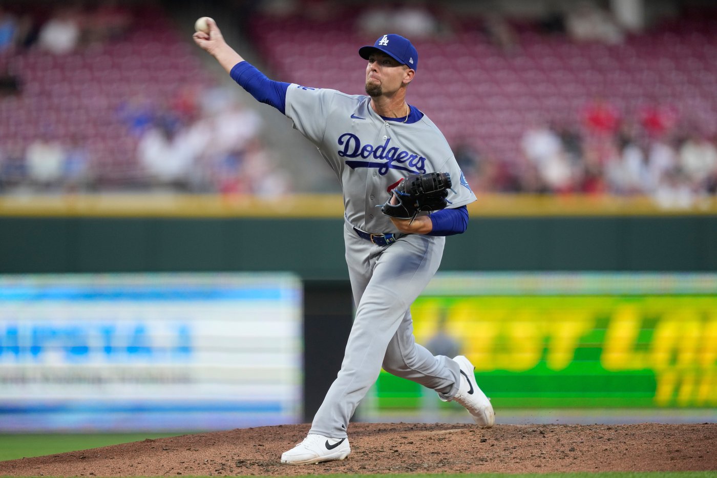 Dodgers reliever Blake Treinen injures pitching shoulder warming up in bullpen, season is over | iNFOnews.ca