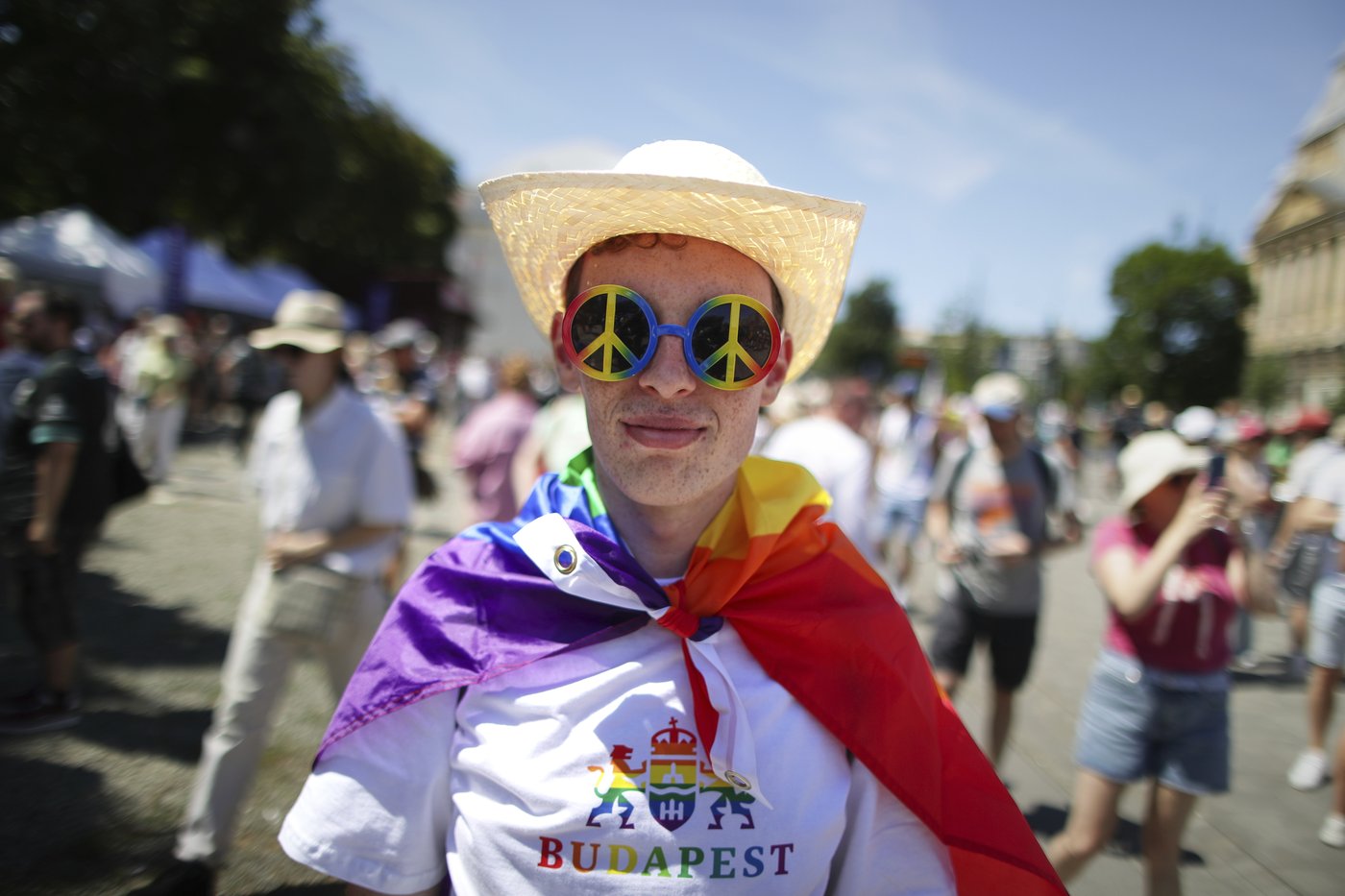 Around 100,000 march in Budapest Pride in open defiance of Hungary's ban | iNFOnews.ca