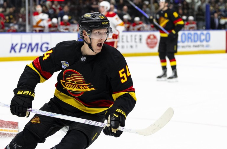 Vancouver Canucks place forward Aatu Raty on waivers | iNFOnews.ca