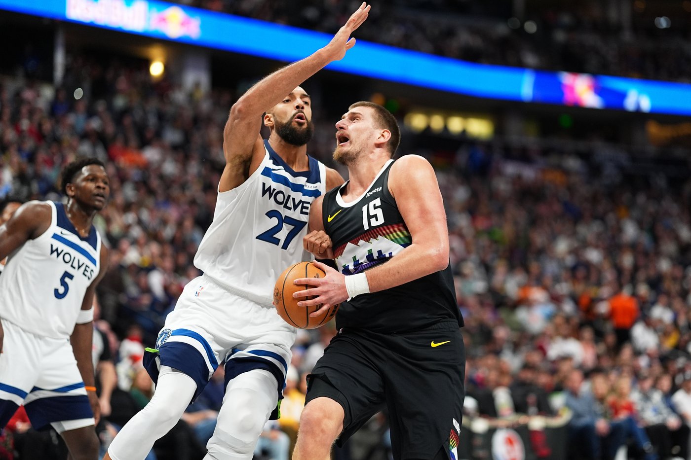 Nikola Jokic breaks Steph Curry's record with 18 points in OT and Nuggets set mark with 27 OT points | iNFOnews.ca