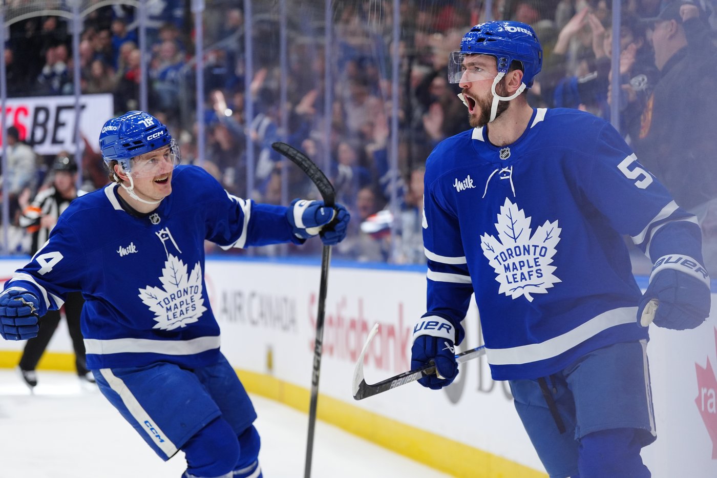 Woll nets shutout as injury-riddled Maple Leafs burn Devils 4-0 | iNFOnews.ca