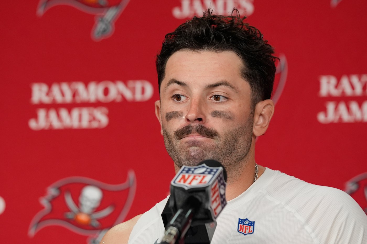 Baker Mayfield outplayed by Deshaun Watson as Buccaneers fall to Browns in revenge matchup | iNFOnews.ca Baker Mayfield outplayed by Deshaun Watson as Buccaneers fall to Browns in revenge matchup | iNFOnews.ca