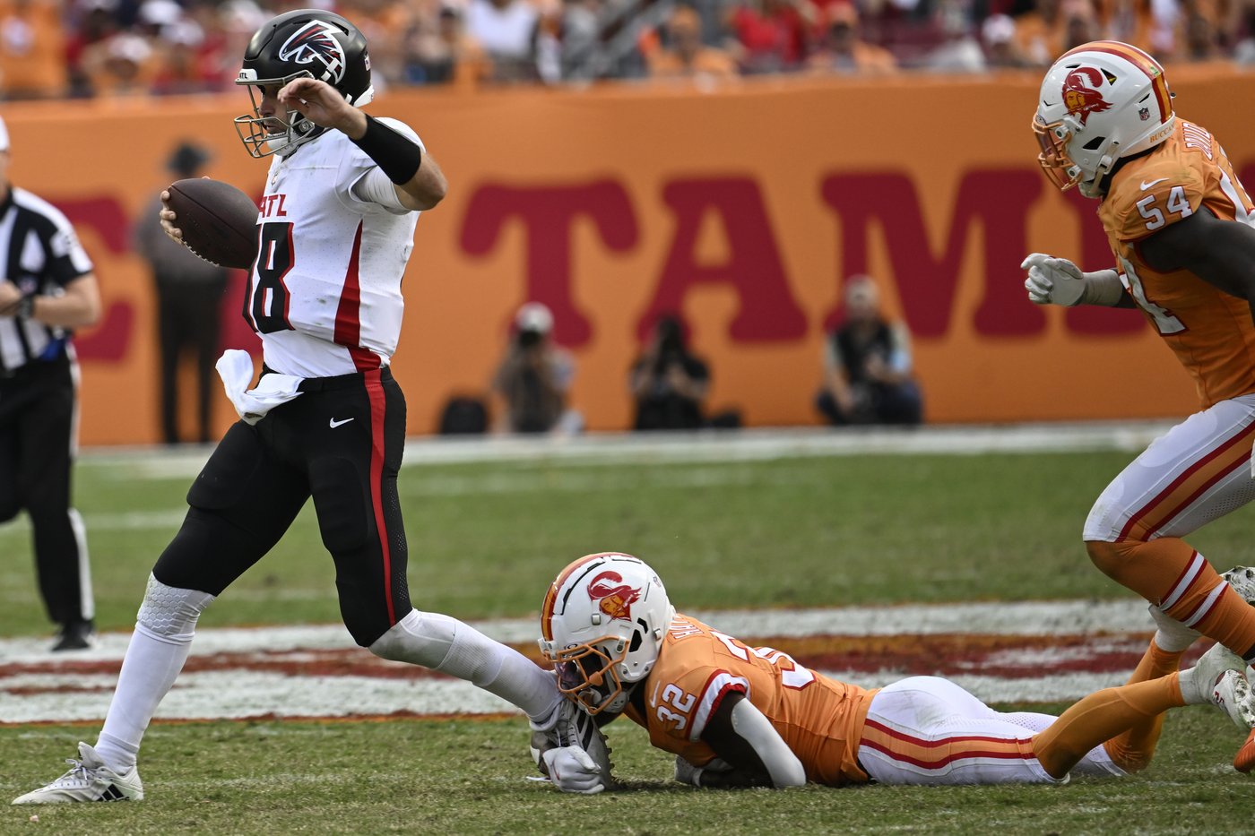Cousins delivers another 4-TD game against the Bucs as Falcons take first place in the NFC South | iNFOnews.ca