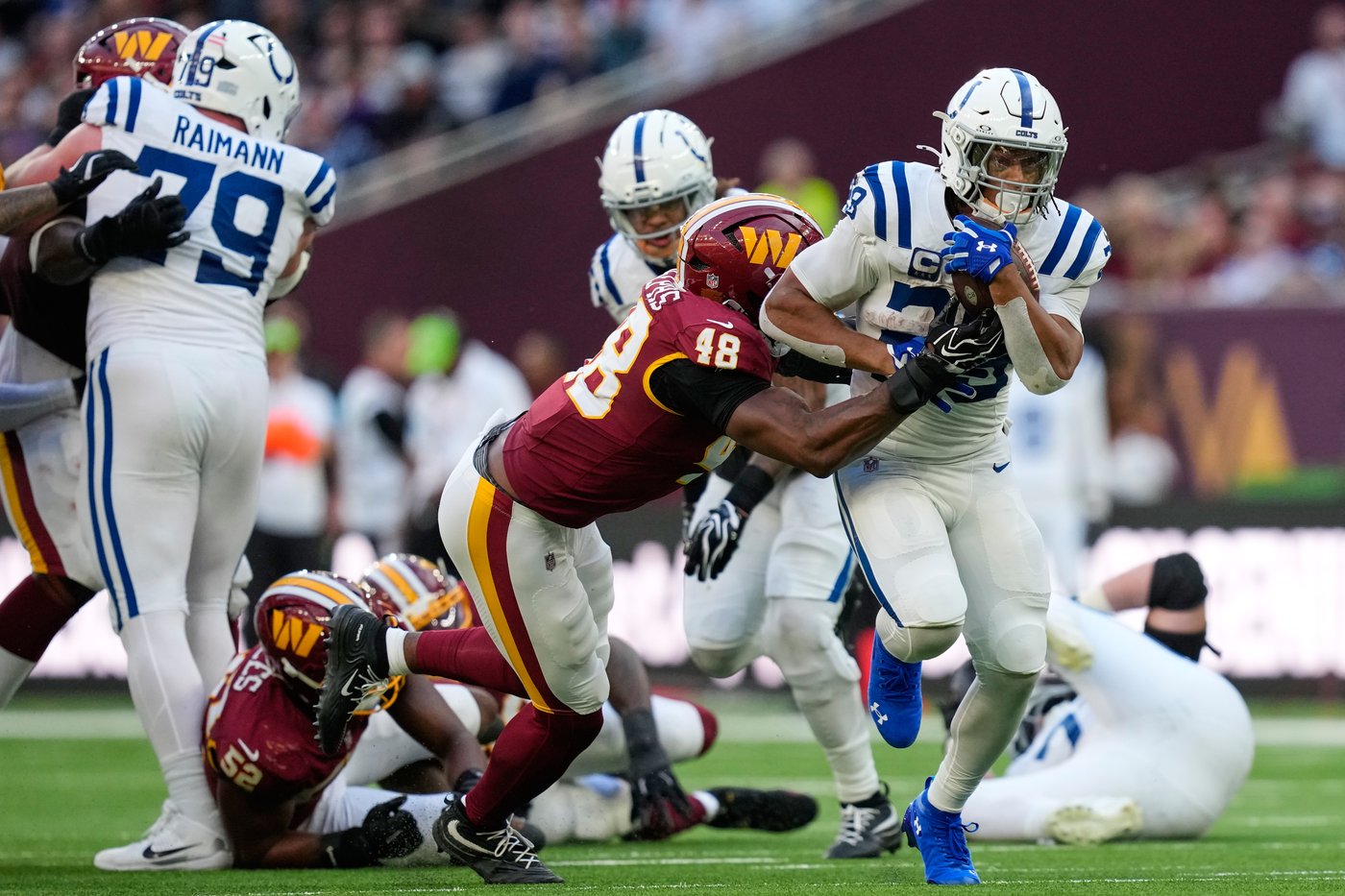 Tea time as Jonathan Taylor runs for 2 TDs and Colts beat Commanders 30-13 in London | iNFOnews.ca