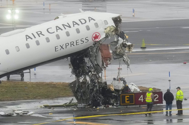 Air traffic control recordings offer glimpse into situation before LaGuardia crash | iNFOnews.ca