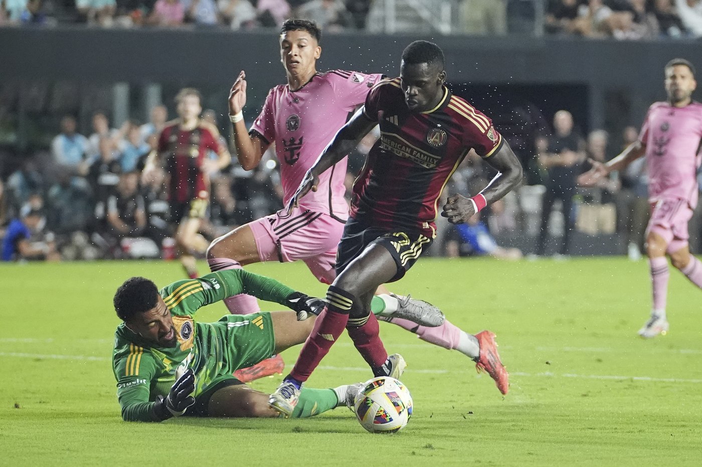 Messi and Inter Miami ousted from MLS playoffs. Atlanta United upsets top seeds 3-2 in Game 3 | iNFOnews.ca