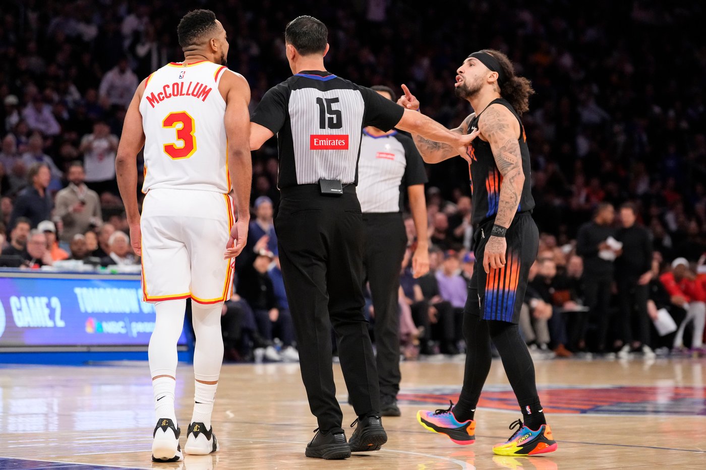 CJ McCollum leads a late rally as the Hawks stun the Knicks 107-106 to tie their series at 1-1 | iNFOnews.ca CJ McCollum leads a late rally as the Hawks stun the Knicks 107-106 to tie their series at 1-1 | iNFOnews.ca