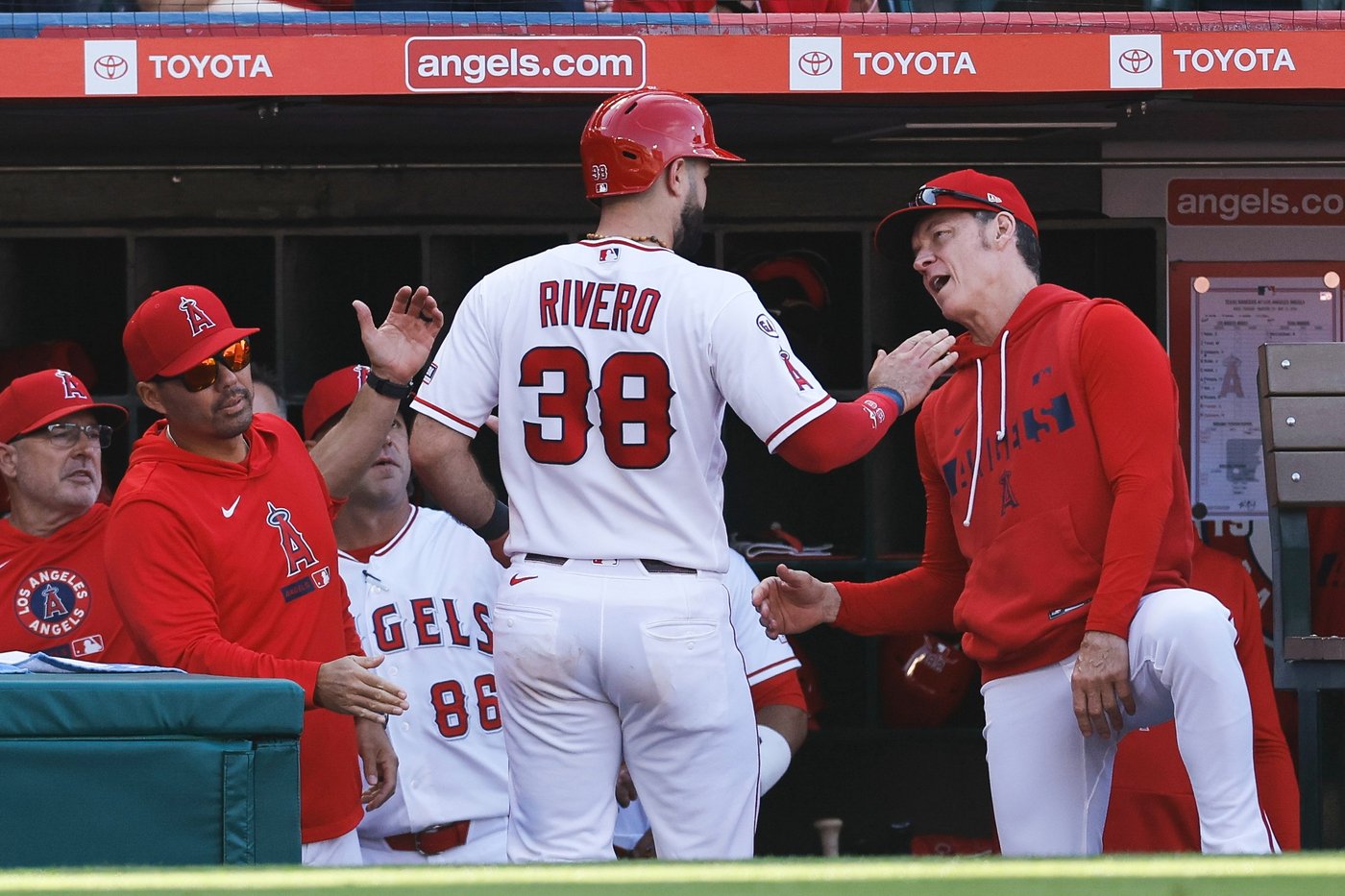 Detmers nearly perfect while striking out 14, Angels beat Rangers 2-1 on error in 9th for 1st sweep | iNFOnews.ca