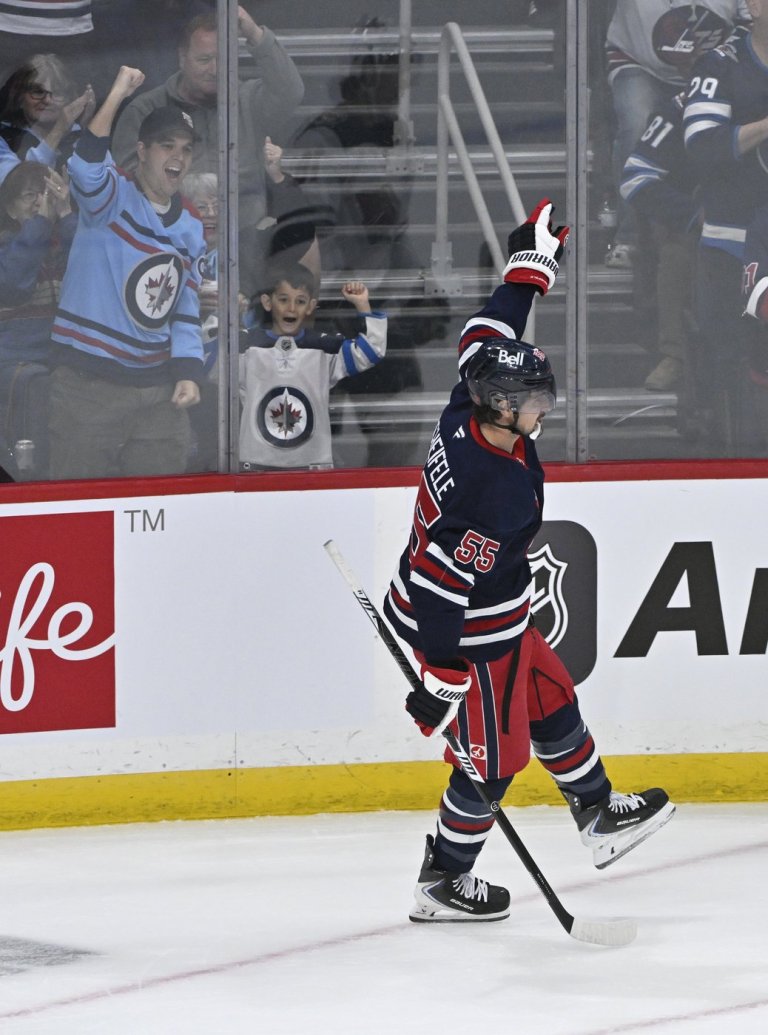 Jets' Scheifele relieved to finally get some puck luck | iNFOnews.ca