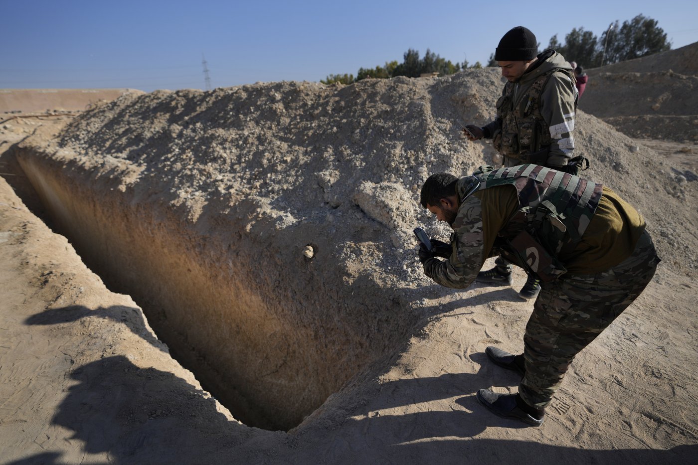 After Assad's fall, the task of unearthing the dead from Syria's mass graves is just beginning | iNFOnews.ca
