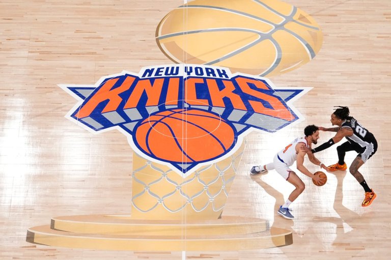 Knicks pause ticket sales after error caused them to be listed at prices too high | iNFOnews.ca