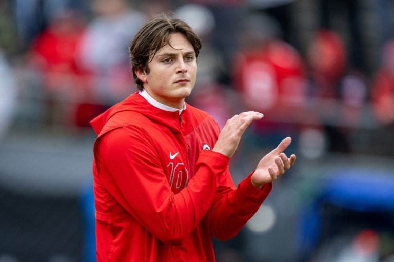 Ohio State's Julian Sayin looking forward to following idols as a Heisman finalist | iNFOnews.ca