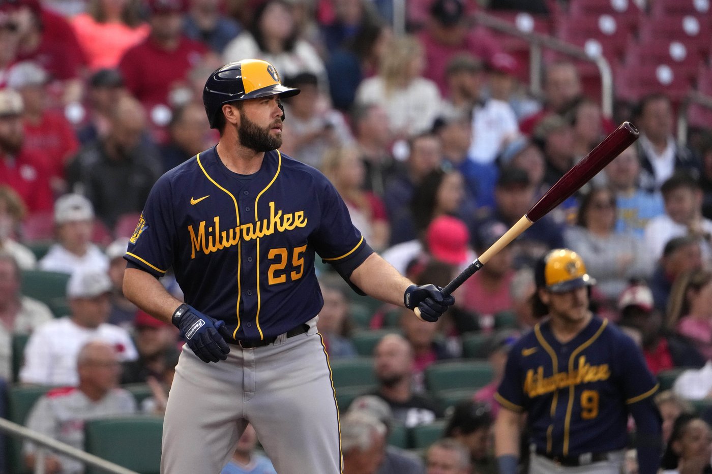 Former Brewers player Darin Ruf sues Reds over injury in Cincinnati that ended his career | iNFOnews.ca