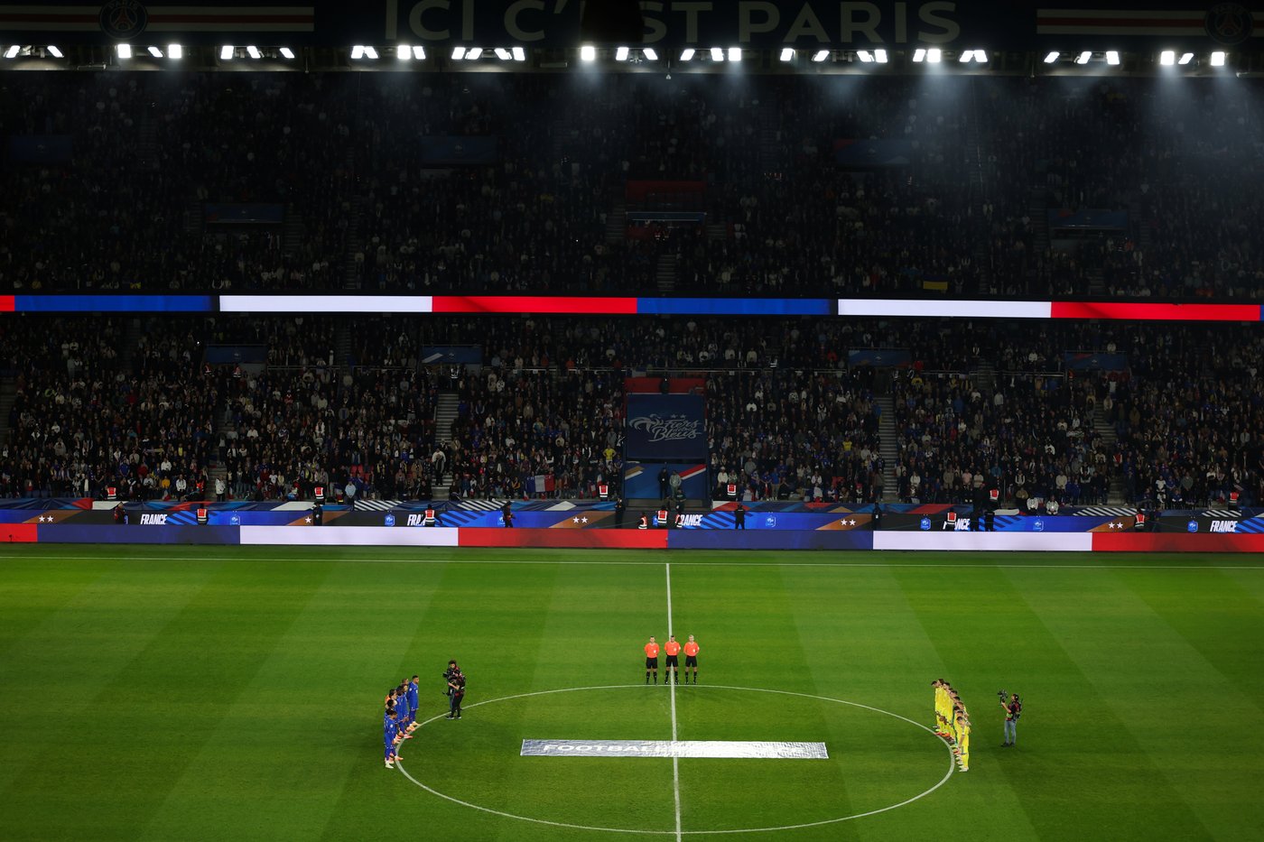 Players and fans remember victims of 2015 Paris terror attacks before France-Ukraine soccer match | iNFOnews.ca