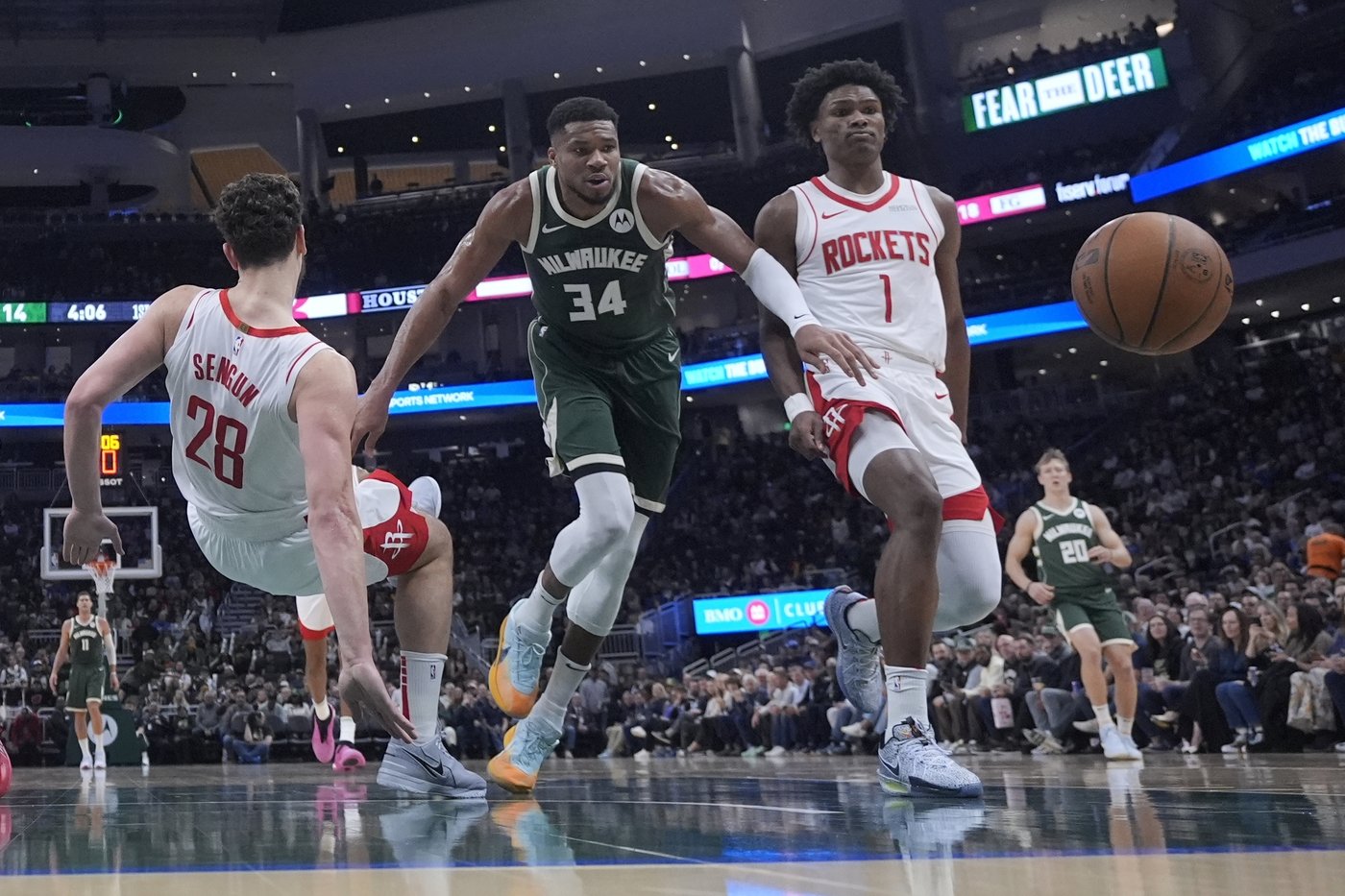 Bucks win 101-100 on Lillard's late basket to snap Rockets' 5-game win streak | iNFOnews.ca Bucks win 101-100 on Lillard's late basket to snap Rockets' 5-game win streak | iNFOnews.ca