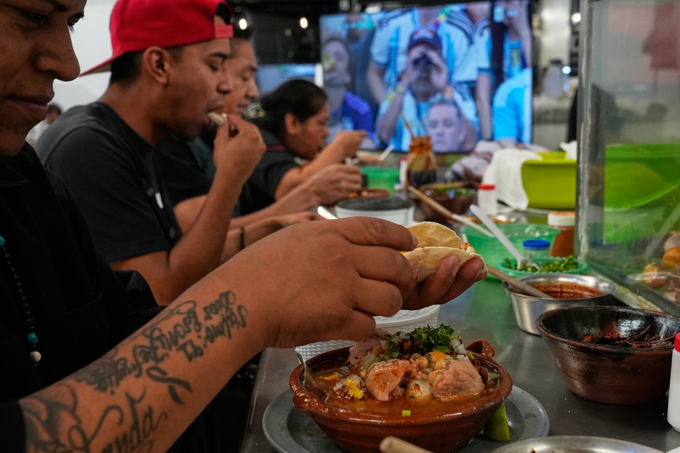 Priced out of World Cup games, Mexican fans take celebrations into their own hands | iNFOnews.ca