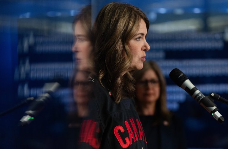 Alberta's Smith rejects party accusation she's muting pro-Canada referendum ads | iNFOnews.ca